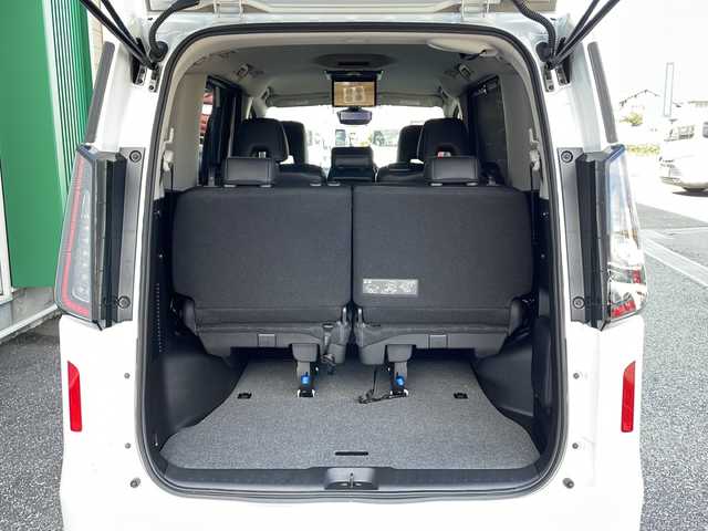 日産 セレナ ハイウェイスター V Vセレクション 岐阜県 2024(令6)年 1.5万km プリズムホワイト 禁煙車/プロパイロット/社外ナビ/AM/FM/CD/DVD/SD/USB/HDMI/フルセグTV/10，1型フリップダウンモニター/デジタルインナーミラー/アラウンドビュー/インテリジェントクルーズ/ビルトインETC/両側パワースライドドア/3列シート/パドルシフト/カーテンエアバッグ/電子パーキング/アイドリングストップ/純正フロアマット/純正アルミホイール/オートエアコン/パワーウィンドウ/オートライト/オートハイビーム/スマートキー/スペアキー