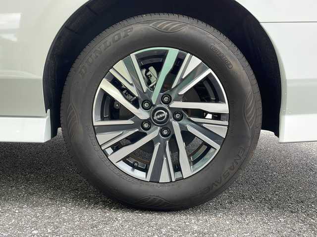 日産 セレナ ハイウェイスター V Vセレクション 岐阜県 2024(令6)年 1.5万km プリズムホワイト 禁煙車/プロパイロット/社外ナビ/AM/FM/CD/DVD/SD/USB/HDMI/フルセグTV/10，1型フリップダウンモニター/デジタルインナーミラー/アラウンドビュー/インテリジェントクルーズ/ビルトインETC/両側パワースライドドア/3列シート/パドルシフト/カーテンエアバッグ/電子パーキング/アイドリングストップ/純正フロアマット/純正アルミホイール/オートエアコン/パワーウィンドウ/オートライト/オートハイビーム/スマートキー/スペアキー