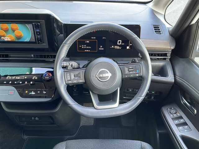 日産 セレナ ハイウェイスター V Vセレクション 岐阜県 2024(令6)年 1.5万km プリズムホワイト 禁煙車/プロパイロット/社外ナビ/AM/FM/CD/DVD/SD/USB/HDMI/フルセグTV/10，1型フリップダウンモニター/デジタルインナーミラー/アラウンドビュー/インテリジェントクルーズ/ビルトインETC/両側パワースライドドア/3列シート/パドルシフト/カーテンエアバッグ/電子パーキング/アイドリングストップ/純正フロアマット/純正アルミホイール/オートエアコン/パワーウィンドウ/オートライト/オートハイビーム/スマートキー/スペアキー