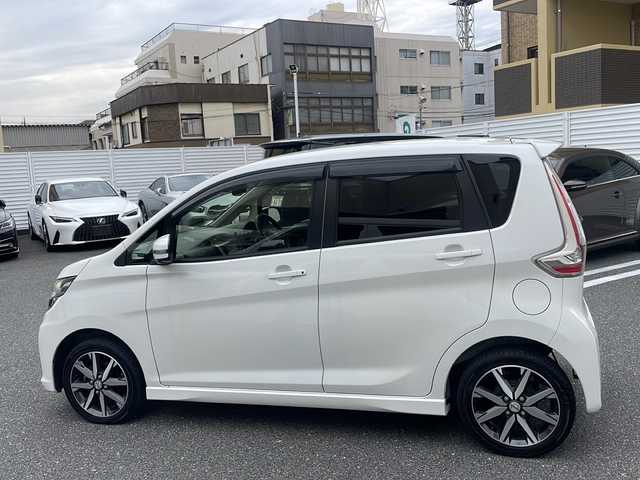 日産 デイズ ハイウェイスターG ターボ 広島県 2016(平28)年 7.4万km ホワイトパール /登録時走行距離/　　　　　　　73471キロ/純正ナビ/アラウンドビューモニター/地デジ/スペアキー×１/ETC/新車時整備手帳/　　【保証書】/取扱説明書/