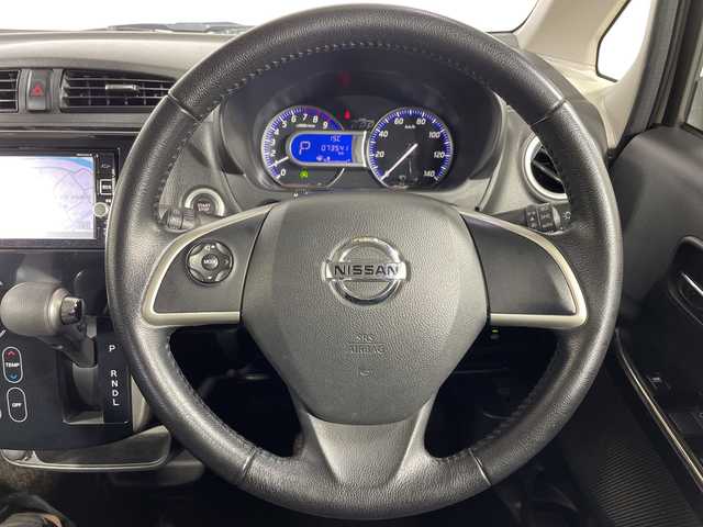 日産 デイズ ハイウェイスターG ターボ 神奈川県 2016(平28)年 7.4万km ホワイトパール /登録時走行距離/　　　　　　　73471キロ/純正ナビ/アラウンドビューモニター/地デジ/スペアキー×１/ETC/新車時整備手帳/　　【保証書】/取扱説明書/