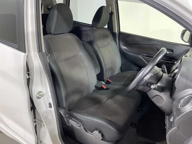 日産 デイズ ハイウェイスターG ターボ 神奈川県 2016(平28)年 7.4万km ホワイトパール /登録時走行距離/　　　　　　　73471キロ/純正ナビ/アラウンドビューモニター/地デジ/スペアキー×１/ETC/新車時整備手帳/　　【保証書】/取扱説明書/