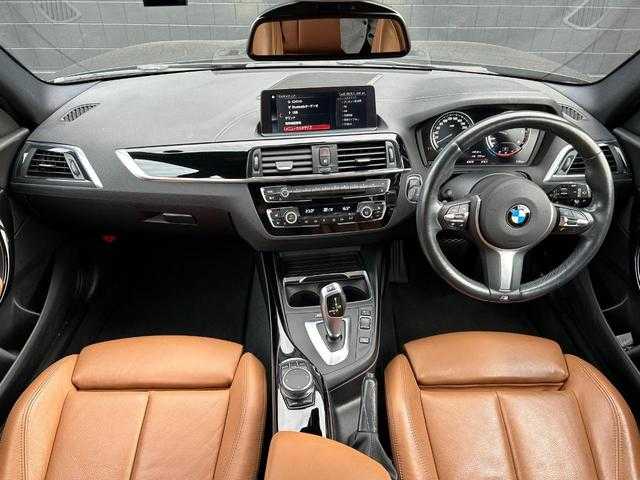 ＢＭＷ １１８ｄ Mスポーツ エディションシャドー 埼玉県 2017(平29)年 5.1万km サファイアブラックP 茶革シート　/ＡＣＣ　/純正ナビ　/インテリジェントセーフティ　/コンフォートアクセス　/パークディスタンスコントロール　/レーンキープアシスト　/シートヒーター　/ミラーＥＴＣ　/純正１８インチアルミホイール