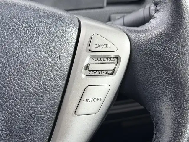 日産 セレナ ハイウェイS G Sハイブリッド 大阪府 2012(平24)年 4.9万km スーパーブラック 純正ナビTV バックカメラ フリップダウンモニター 両側パワースライドドア クルーズコントロール スマートキー プッシュスタート アイドリングストップ オートライト クリアランスソナー ETC