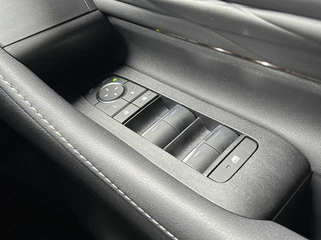 トヨタ ヴェルファイア ハイブリット Z プレミア 鳥取県 2025(令7)年 0.7万km ブラック 法人ワンオーナー/スマートキーx2個/パノラマルーフ/ブラックレザーシート/デジタルインナーミラー（ドラレコ）/メーカー14インチナビゲーション/フルセグ・HDMI/Bluetooth/フリップダウンモニター/セカンドオットマン/フロント・セカンドエアーシート/フロント・セカンドパワーシート/ウッドコンビハンドル（ヒーター）/ヘッドアップディスプレイ/パドルシフト/置くだけ充電/AC100V電源/電動サンシェード/両側パワースライド/パワーテールゲート/全方位カメラ/パーキングアシスト/インテリジェントソナー/プリクラッシュセーフティ/ブラインドスポットモニタリング/アダクティブクルーズ/オートハイビーム/LEDヘッドライト/クロムメッキ１９AW/ビルトインETC/保証書・スペアキー