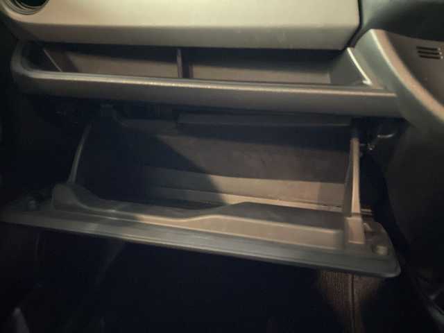 トヨタ ヴィッツ F 兵庫県 2016(平28)年 8.1万km ホワイトパールクリスタルシャイン 社外オーディオ　clarion cx315/（BT／USB／AUX）/ETC/オートライト/リモコンキー/純正フロアマット/ドアバイザー