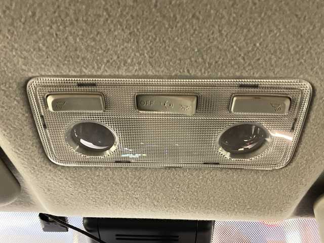 トヨタ ヴィッツ F 兵庫県 2016(平28)年 8.1万km ホワイトパールクリスタルシャイン 社外オーディオ　clarion cx315/（BT／USB／AUX）/ETC/オートライト/リモコンキー/純正フロアマット/ドアバイザー