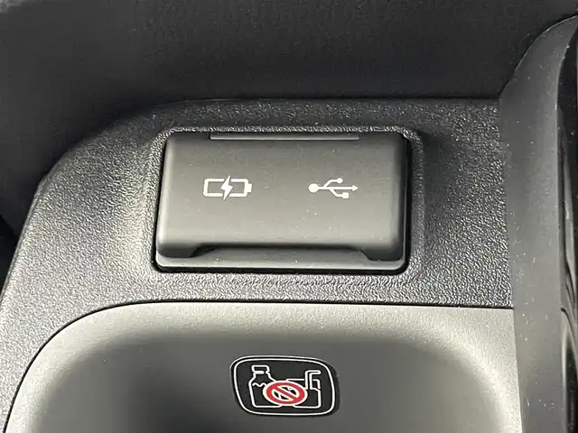 トヨタ シエンタ ハイブリッド Z 埼玉県 2024(令6)年 0.4万km アーバンカーキ /純正メモリナビ//フルセグ/BT/USB/Miracast/AM/FM//パノラミックビューモニター//前後ドライブレコーダー//ビルトインETC2.0 //横滑り防止//オートリトラウィンカーミラー//両側パワースライドドア //ISOFIX//パーキングアシスト //純正マット//スマートキー //プッシュスタート//革巻きステアリング //ステアリングスイッチ//LEDオートライト //オートハイビーム//LDA/BSM/PCS/PDA/RCTA/PCD/PKSB/RSA//クリアランスソナー //EV/PWR/ECOモード