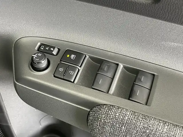 トヨタ シエンタ ハイブリッド Z 埼玉県 2024(令6)年 0.4万km アーバンカーキ /純正メモリナビ//フルセグ/BT/USB/Miracast/AM/FM//パノラミックビューモニター//前後ドライブレコーダー//ビルトインETC2.0 //横滑り防止//オートリトラウィンカーミラー//両側パワースライドドア //ISOFIX//パーキングアシスト //純正マット//スマートキー //プッシュスタート//革巻きステアリング //ステアリングスイッチ//LEDオートライト //オートハイビーム//LDA/BSM/PCS/PDA/RCTA/PCD/PKSB/RSA//クリアランスソナー //EV/PWR/ECOモード