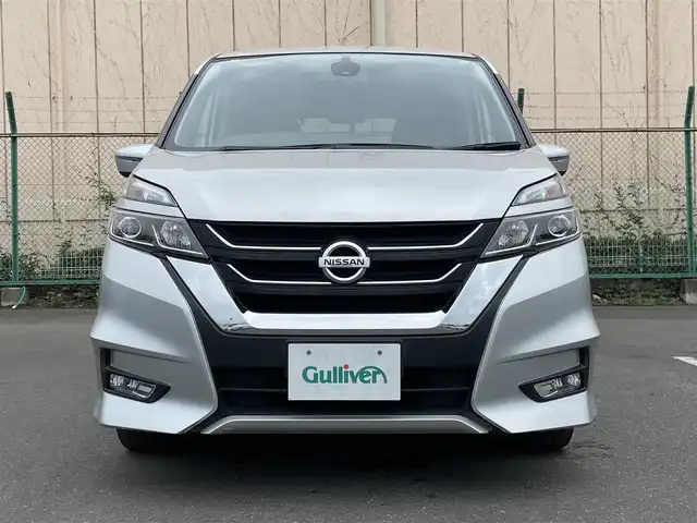日産 セレナ ハイウェイスター Vセレクション 東京都 2017(平29)年 8.7万km ブリリアントシルバー 純正ナビ/バックモニター/エマージェンシーブレーキ/車線逸脱警報/クルーズコントロール/ハンズフリーオートスライドドア/ＥＴＣ/アイドリングスイッチ/横滑り防止措置/ステアリングスイッチ