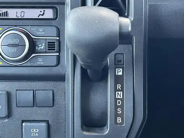 ダイハツ タフト X 愛媛県 2022(令4)年 1.2万km サンドベージュメタリック コーナーセンサー/前方ドラレコ/LEDオートライト/オートハイビーム/サンルーフ/スマートキー/Bluetooth/CD/DVD/USB/バックカメラ/フルセグTV/パーキングアシスト