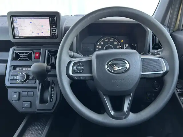 ダイハツ タフト X 愛媛県 2022(令4)年 1.2万km サンドベージュメタリック コーナーセンサー/前方ドラレコ/LEDオートライト/オートハイビーム/サンルーフ/スマートキー/Bluetooth/CD/DVD/USB/バックカメラ/フルセグTV/パーキングアシスト