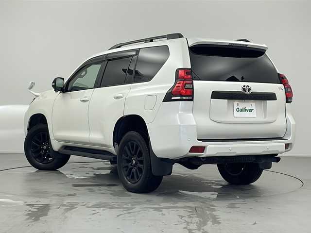 トヨタ ランドクルーザー プラド TX Lパッケージ マットブラED 愛知県 2023(令5)年 3.5万km ホワイトパールクリスタルシャイン /禁煙//ワンオーナー//4WD//社外9インチメモリナビ//AM/FM/HDMI/BT/フルセグTV//バックカメラ//ビルトインETC//サンルーフ//特別仕様専用18インチAW//PCS/LDA/RSA/ACC/AHB//パーキングサポートブレーキ//先行車発進お知らせ//クリアランスソナー//ベージュ革シート//前席パワーシート//前席シートヒーター/エアシート//D席ランバーサポート//ウッドコンビステアリング//ステアリングリモコン//オートLEDライト//フォグランプ//ヘッドランプクリーナー//オートリトラクタブルウィンカーミラー//トランスファースイッチ//MT付きAT//ウインドシールドデアイサー//トランスファースイッチ//2ndスタートスイッチ//スペアタイヤ//プッシュスタート//スマートキー//スペアキー//ルーフレール//ステップ//純正フロアマット//純正ドアバイザー//保証書//取扱説明書//ナビ取扱説明書//R5/7年ディーラー記録簿