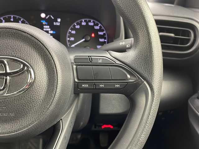 トヨタ ヤリス X 栃木県 2021(令3)年 5.6万km スーパーホワイトⅡ 純正ディスプレイオーディオ/・フルセグＴＶ　　ＢＴ　Ｍｉｒａｃａｓｔ　ＡＭ　ＦＭ　/全方位カメラ　/前後ドライブレコーダー/ステアリングスイッチ　/オートライト　/スペアキー　/ＥＴＣ　/プッシュスタート/オートハイビーム/衝突被害軽減ブレーキ