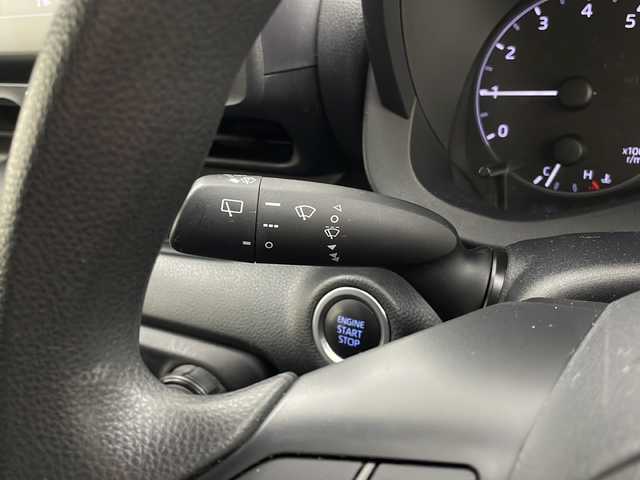 トヨタ ヤリス X 栃木県 2021(令3)年 5.6万km スーパーホワイトⅡ 純正ディスプレイオーディオ/・フルセグＴＶ　　ＢＴ　Ｍｉｒａｃａｓｔ　ＡＭ　ＦＭ　/全方位カメラ　/前後ドライブレコーダー/ステアリングスイッチ　/オートライト　/スペアキー　/ＥＴＣ　/プッシュスタート/オートハイビーム/衝突被害軽減ブレーキ