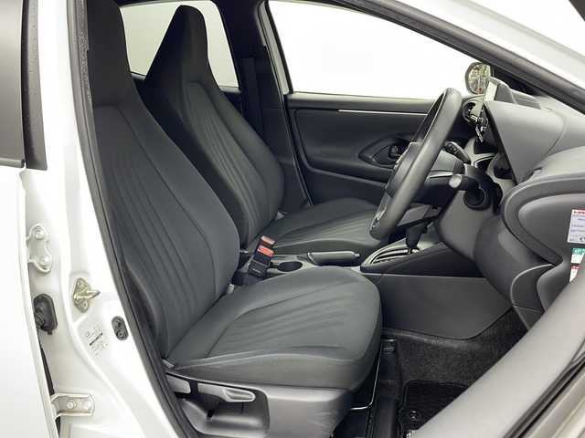 トヨタ ヤリス X 栃木県 2021(令3)年 5.6万km スーパーホワイトⅡ 純正ディスプレイオーディオ/・フルセグＴＶ　　ＢＴ　Ｍｉｒａｃａｓｔ　ＡＭ　ＦＭ　/全方位カメラ　/前後ドライブレコーダー/ステアリングスイッチ　/オートライト　/スペアキー　/ＥＴＣ　/プッシュスタート/オートハイビーム/衝突被害軽減ブレーキ