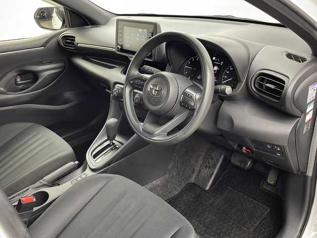 トヨタ ヤリス X 栃木県 2021(令3)年 5.6万km スーパーホワイトⅡ 純正ディスプレイオーディオ/・フルセグＴＶ　　ＢＴ　Ｍｉｒａｃａｓｔ　ＡＭ　ＦＭ　/全方位カメラ　/前後ドライブレコーダー/ステアリングスイッチ　/オートライト　/スペアキー　/ＥＴＣ　/プッシュスタート/オートハイビーム/衝突被害軽減ブレーキ