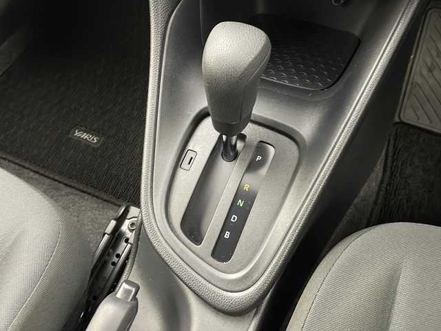 トヨタ ヤリス X 栃木県 2021(令3)年 5.6万km スーパーホワイトⅡ 純正ディスプレイオーディオ/・フルセグＴＶ　　ＢＴ　Ｍｉｒａｃａｓｔ　ＡＭ　ＦＭ　/全方位カメラ　/前後ドライブレコーダー/ステアリングスイッチ　/オートライト　/スペアキー　/ＥＴＣ　/プッシュスタート/オートハイビーム/衝突被害軽減ブレーキ