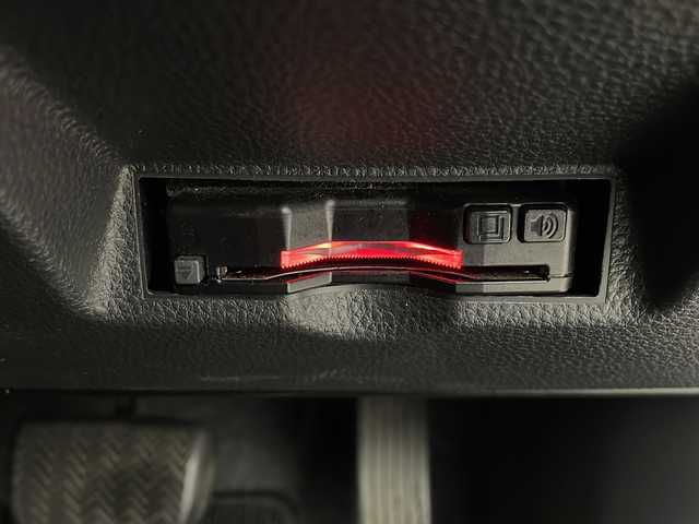 トヨタ ヤリス X 栃木県 2021(令3)年 5.6万km スーパーホワイトⅡ 純正ディスプレイオーディオ/・フルセグＴＶ　　ＢＴ　Ｍｉｒａｃａｓｔ　ＡＭ　ＦＭ　/全方位カメラ　/前後ドライブレコーダー/ステアリングスイッチ　/オートライト　/スペアキー　/ＥＴＣ　/プッシュスタート/オートハイビーム/衝突被害軽減ブレーキ