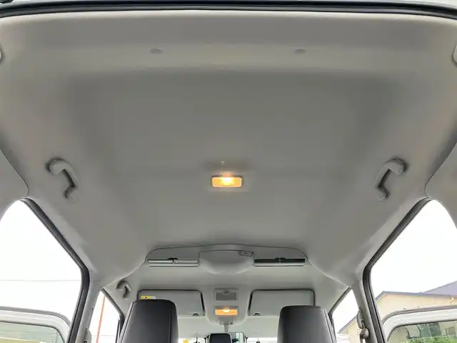 スズキ スペーシア カスタム HYBRID XS ターボ 静岡県 2023(令5)年 1.8万km ピュアホワイトP 純正９インチナビ(CD/DVD/BT/フルセグ)/全方位カメラ/ドライブレコーダー/ETC/パドルシフト/ターボ/レーダークルーズコントロール/スマートキー/スペアキー１本/USB入力端子/純正フロアマット/純正アルミホイール/両側パワースライドドア/ハーフレザーシート/D席シートヒーター/コーナーセンサー/レーンキープアシスト/盗難防止装置/オートライト/オートマチックハイビーム/LEDヘッドライト/W+サイドエアバッグ/衝突軽減システム/ヘッドアップディスプレイ/エンジンスタートボタン/パワーステアリング/パワーウィンドウ/アイドリングストップ/オートエアコン/ベンチシート/ABS