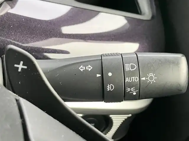 スズキ スペーシア カスタム HYBRID XS ターボ 静岡県 2023(令5)年 1.8万km ピュアホワイトP 純正９インチナビ(CD/DVD/BT/フルセグ)/全方位カメラ/ドライブレコーダー/ETC/パドルシフト/ターボ/レーダークルーズコントロール/スマートキー/スペアキー１本/USB入力端子/純正フロアマット/純正アルミホイール/両側パワースライドドア/ハーフレザーシート/D席シートヒーター/コーナーセンサー/レーンキープアシスト/盗難防止装置/オートライト/オートマチックハイビーム/LEDヘッドライト/W+サイドエアバッグ/衝突軽減システム/ヘッドアップディスプレイ/エンジンスタートボタン/パワーステアリング/パワーウィンドウ/アイドリングストップ/オートエアコン/ベンチシート/ABS