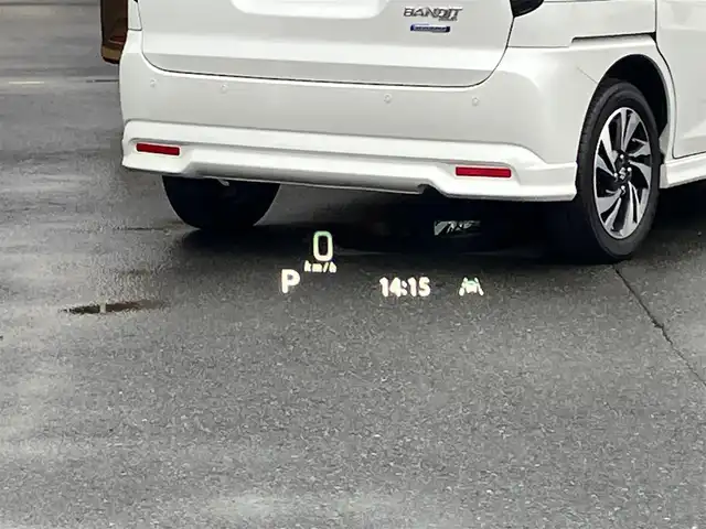 スズキ スペーシア カスタム HYBRID XS ターボ 静岡県 2023(令5)年 1.8万km ピュアホワイトP 純正９インチナビ(CD/DVD/BT/フルセグ)/全方位カメラ/ドライブレコーダー/ETC/パドルシフト/ターボ/レーダークルーズコントロール/スマートキー/スペアキー１本/USB入力端子/純正フロアマット/純正アルミホイール/両側パワースライドドア/ハーフレザーシート/D席シートヒーター/コーナーセンサー/レーンキープアシスト/盗難防止装置/オートライト/オートマチックハイビーム/LEDヘッドライト/W+サイドエアバッグ/衝突軽減システム/ヘッドアップディスプレイ/エンジンスタートボタン/パワーステアリング/パワーウィンドウ/アイドリングストップ/オートエアコン/ベンチシート/ABS