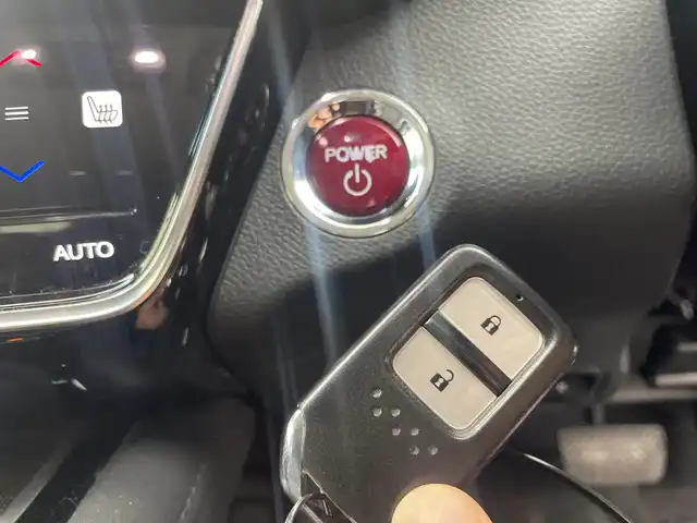 ホンダ ヴェゼル ハイブリッド Z ホンダセンシング 三重県 2017(平29)年 7.9万km ルーセブラックM /禁煙車//社外ナビ/（ＣＤ．ＤＶＤ．ＢＴ.フルセグＴＶ）//バックカメラ//レーダークルーズコントロール//シートヒーター//ハーフレザーシート//レーンキープアシスト//先行車発進おしらせ機能//パドルシフト//ビルトインＥＴＣ