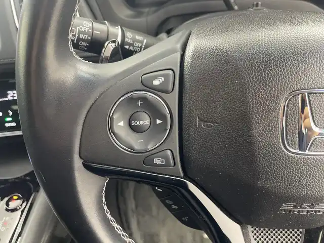 ホンダ ヴェゼル ハイブリッド Z ホンダセンシング 三重県 2017(平29)年 7.9万km ルーセブラックM /禁煙車//社外ナビ/（ＣＤ．ＤＶＤ．ＢＴ.フルセグＴＶ）//バックカメラ//レーダークルーズコントロール//シートヒーター//ハーフレザーシート//レーンキープアシスト//先行車発進おしらせ機能//パドルシフト//ビルトインＥＴＣ