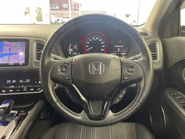 ホンダ ヴェゼル ハイブリッド Z ホンダセンシング 三重県 2017(平29)年 7.9万km ルーセブラックM /禁煙車//社外ナビ/（ＣＤ．ＤＶＤ．ＢＴ.フルセグＴＶ）//バックカメラ//レーダークルーズコントロール//シートヒーター//ハーフレザーシート//レーンキープアシスト//先行車発進おしらせ機能//パドルシフト//ビルトインＥＴＣ