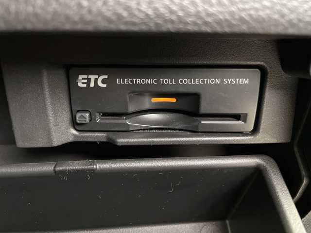 日産 セレナ ハイウェイスター Sハイブリッド 埼玉県 2013(平25)年 8万km ブリリアントホワイトパール 純正フリップダウンモニター/純正ナビ/(CD/DVD/AM/FM)/地デジフルセグ/全方位カメラ/ETC/前方ドライブレコーダー/クルーズコントロール/アイドリングストップ/ECOモード/ロールサンシェード/プッシュスタート/ステアリングリモコン/ウィンカーミラー/フロントフォグランプ/純正フロアマット/純正ドアバイザー/純正16インチアルミホイール