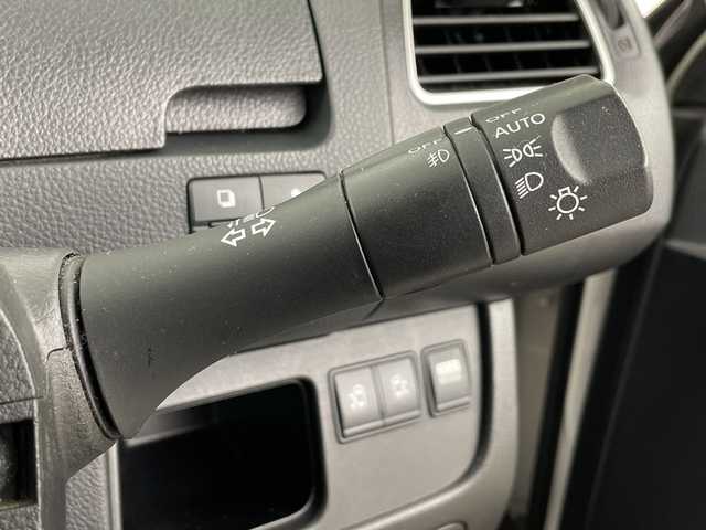 日産 セレナ ハイウェイスター Sハイブリッド 埼玉県 2013(平25)年 8万km ブリリアントホワイトパール 純正フリップダウンモニター/純正ナビ/(CD/DVD/AM/FM)/地デジフルセグ/全方位カメラ/ETC/前方ドライブレコーダー/クルーズコントロール/アイドリングストップ/ECOモード/ロールサンシェード/プッシュスタート/ステアリングリモコン/ウィンカーミラー/フロントフォグランプ/純正フロアマット/純正ドアバイザー/純正16インチアルミホイール