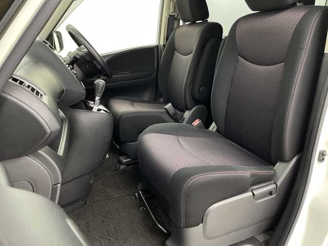 日産 セレナ ハイウェイスター Sハイブリッド 埼玉県 2013(平25)年 8万km ブリリアントホワイトパール 純正フリップダウンモニター/純正ナビ/(CD/DVD/AM/FM)/地デジフルセグ/全方位カメラ/ETC/前方ドライブレコーダー/クルーズコントロール/アイドリングストップ/ECOモード/ロールサンシェード/プッシュスタート/ステアリングリモコン/ウィンカーミラー/フロントフォグランプ/純正フロアマット/純正ドアバイザー/純正16インチアルミホイール