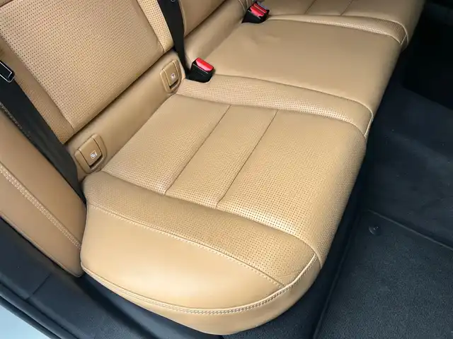 ボルボ Ｖ６０ T5 インスクリプション 富山県 2020(令2)年 4.8万km 白 純正HDDナビ/フルセグTV/Bluetooth接続/AM/FMラジオ/App-conect/CD再生/harman/kardonサウンド/バックカメラ/360°カメラ/前後ドラレコ/アイドリングストップ/ETC/D/N席パワーシート/D/N席シートヒーター/D/N席シートクーラー/ダッシュボード冷却/パワーバックドア/フットオープナー/WAC/AAC/HUD/BLIS/レーンキープアシスト/衝突軽減/パークアシスト