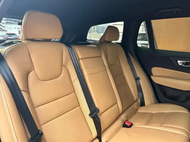 ボルボ Ｖ６０ T5 インスクリプション 富山県 2020(令2)年 4.8万km 白 純正HDDナビ/フルセグTV/Bluetooth接続/AM/FMラジオ/App-conect/CD再生/harman/kardonサウンド/バックカメラ/360°カメラ/前後ドラレコ/アイドリングストップ/ETC/D/N席パワーシート/D/N席シートヒーター/D/N席シートクーラー/ダッシュボード冷却/パワーバックドア/フットオープナー/WAC/AAC/HUD/BLIS/レーンキープアシスト/衝突軽減/パークアシスト