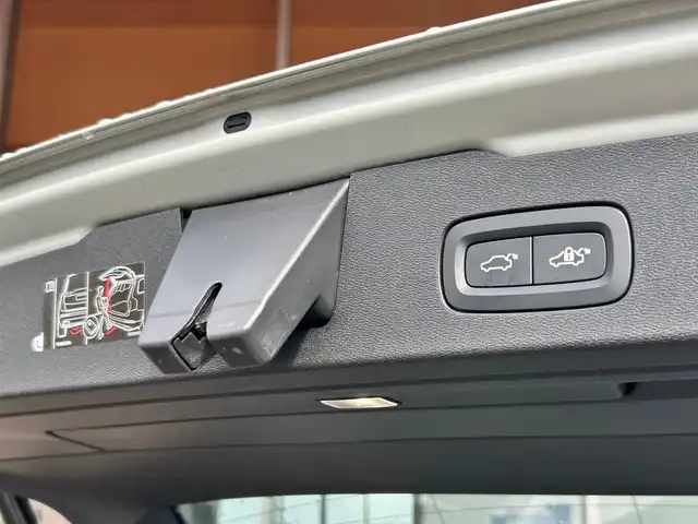 ボルボ Ｖ６０ T5 インスクリプション 富山県 2020(令2)年 4.8万km 白 純正HDDナビ/フルセグTV/Bluetooth接続/AM/FMラジオ/App-conect/CD再生/harman/kardonサウンド/バックカメラ/360°カメラ/前後ドラレコ/アイドリングストップ/ETC/D/N席パワーシート/D/N席シートヒーター/D/N席シートクーラー/ダッシュボード冷却/パワーバックドア/フットオープナー/WAC/AAC/HUD/BLIS/レーンキープアシスト/衝突軽減/パークアシスト