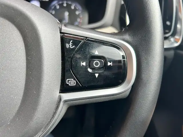 ボルボ Ｖ６０ T5 インスクリプション 富山県 2020(令2)年 4.8万km 白 純正HDDナビ/フルセグTV/Bluetooth接続/AM/FMラジオ/App-conect/CD再生/harman/kardonサウンド/バックカメラ/360°カメラ/前後ドラレコ/アイドリングストップ/ETC/D/N席パワーシート/D/N席シートヒーター/D/N席シートクーラー/ダッシュボード冷却/パワーバックドア/フットオープナー/WAC/AAC/HUD/BLIS/レーンキープアシスト/衝突軽減/パークアシスト