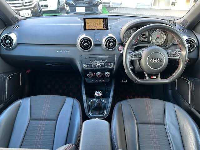 アウディ Ｓ１ スポーツバック 東京都 2016(平28)年 8.7万km ガンＭ 純正メモリナビ/BOSEサラウンドサウンドシステム/6MT/4WD/ターボ/右ハンドル/レッドブレーキキャリパー/コーナーセンサー/オートライト/アイドリングストップ/エンジンスタートボタン/スマートキー/オートエアコン/ドライブレコーダー(前後)/ETC/ABS/保証書＆記録簿