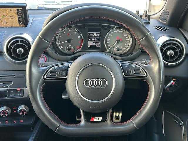 アウディ Ｓ１ スポーツバック 東京都 2016(平28)年 8.7万km ガンＭ 純正メモリナビ/BOSEサラウンドサウンドシステム/6MT/4WD/ターボ/右ハンドル/レッドブレーキキャリパー/コーナーセンサー/オートライト/アイドリングストップ/エンジンスタートボタン/スマートキー/オートエアコン/ドライブレコーダー(前後)/ETC/ABS/保証書＆記録簿