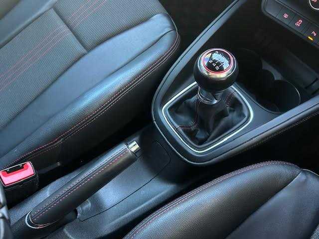 アウディ Ｓ１ スポーツバック 東京都 2016(平28)年 8.7万km ガンＭ 純正メモリナビ/BOSEサラウンドサウンドシステム/6MT/4WD/ターボ/右ハンドル/レッドブレーキキャリパー/コーナーセンサー/オートライト/アイドリングストップ/エンジンスタートボタン/スマートキー/オートエアコン/ドライブレコーダー(前後)/ETC/ABS/保証書＆記録簿