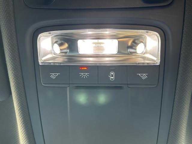 アウディ Ｓ１ スポーツバック 東京都 2016(平28)年 8.7万km ガンＭ 純正メモリナビ/BOSEサラウンドサウンドシステム/6MT/4WD/ターボ/右ハンドル/レッドブレーキキャリパー/コーナーセンサー/オートライト/アイドリングストップ/エンジンスタートボタン/スマートキー/オートエアコン/ドライブレコーダー(前後)/ETC/ABS/保証書＆記録簿