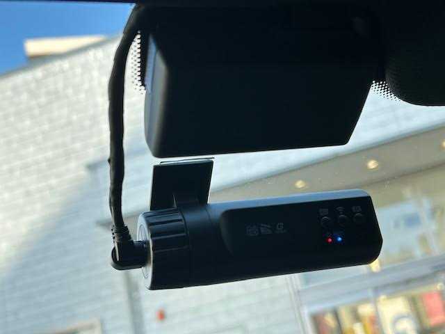 アウディ Ｓ１ スポーツバック 東京都 2016(平28)年 8.7万km ガンＭ 純正メモリナビ/BOSEサラウンドサウンドシステム/6MT/4WD/ターボ/右ハンドル/レッドブレーキキャリパー/コーナーセンサー/オートライト/アイドリングストップ/エンジンスタートボタン/スマートキー/オートエアコン/ドライブレコーダー(前後)/ETC/ABS/保証書＆記録簿