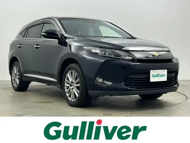 トヨタ ハリアー プレミアム 岡山県 2015(平27)年 6.7万km スパークリングブラックパールクリスタルシャイン サンルーフ/ALPINE9インチナビ（EX900）/・FM/AM/Bluetooth/フルセグ/CD/DVD/バックカメラ/アクセサリーコンセント/ハーフレザーシート/・パワーシート/パワーバックドア/前後ドライブレコーダー/ビルトインETC/LEDヘッドライト/・フォグライト/トヨタセーフティーセンス/・プリクラッシュセーフティ/・レーンディパーチャーアラート/・クルーズコントロール/・オートマチックハイビーム/純正18インチアルミ/純正フロアマット