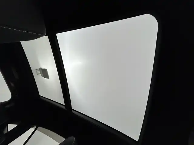 トヨタ ハリアー プレミアム 岡山県 2015(平27)年 6.7万km スパークリングブラックパールクリスタルシャイン サンルーフ/ALPINE9インチナビ（EX900）/・FM/AM/Bluetooth/フルセグ/CD/DVD/バックカメラ/アクセサリーコンセント/ハーフレザーシート/・パワーシート/パワーバックドア/前後ドライブレコーダー/ビルトインETC/LEDヘッドライト/・フォグライト/トヨタセーフティーセンス/・プリクラッシュセーフティ/・レーンディパーチャーアラート/・クルーズコントロール/・オートマチックハイビーム/純正18インチアルミ/純正フロアマット