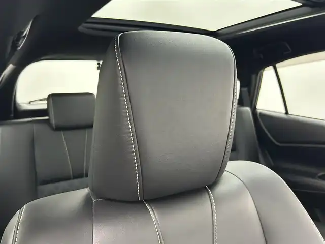 トヨタ ハリアー プレミアム 岡山県 2015(平27)年 6.7万km スパークリングブラックパールクリスタルシャイン サンルーフ/ALPINE9インチナビ（EX900）/・FM/AM/Bluetooth/フルセグ/CD/DVD/バックカメラ/アクセサリーコンセント/ハーフレザーシート/・パワーシート/パワーバックドア/前後ドライブレコーダー/ビルトインETC/LEDヘッドライト/・フォグライト/トヨタセーフティーセンス/・プリクラッシュセーフティ/・レーンディパーチャーアラート/・クルーズコントロール/・オートマチックハイビーム/純正18インチアルミ/純正フロアマット