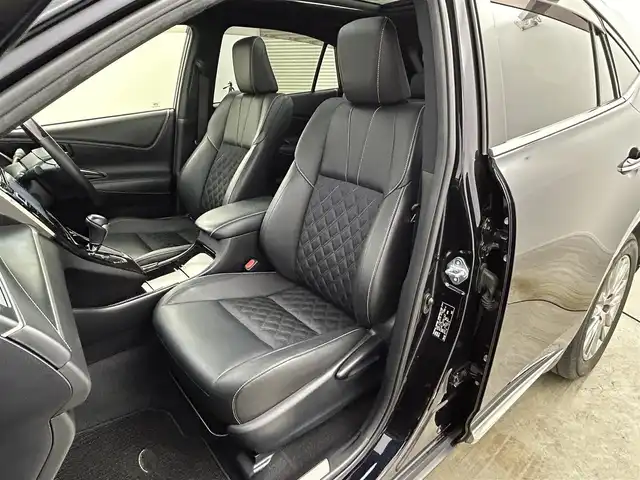 トヨタ ハリアー プレミアム 岡山県 2015(平27)年 6.7万km スパークリングブラックパールクリスタルシャイン サンルーフ/ALPINE9インチナビ（EX900）/・FM/AM/Bluetooth/フルセグ/CD/DVD/バックカメラ/アクセサリーコンセント/ハーフレザーシート/・パワーシート/パワーバックドア/前後ドライブレコーダー/ビルトインETC/LEDヘッドライト/・フォグライト/トヨタセーフティーセンス/・プリクラッシュセーフティ/・レーンディパーチャーアラート/・クルーズコントロール/・オートマチックハイビーム/純正18インチアルミ/純正フロアマット