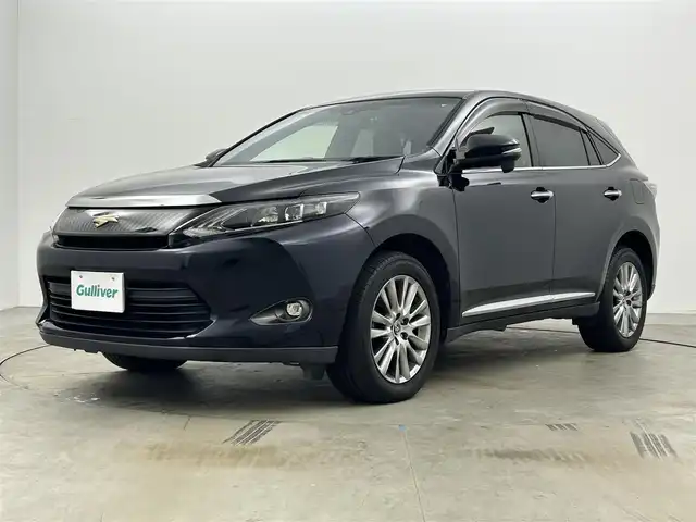 トヨタ ハリアー プレミアム 岡山県 2015(平27)年 6.7万km スパークリングブラックパールクリスタルシャイン サンルーフ/ALPINE9インチナビ（EX900）/・FM/AM/Bluetooth/フルセグ/CD/DVD/バックカメラ/アクセサリーコンセント/ハーフレザーシート/・パワーシート/パワーバックドア/前後ドライブレコーダー/ビルトインETC/LEDヘッドライト/・フォグライト/トヨタセーフティーセンス/・プリクラッシュセーフティ/・レーンディパーチャーアラート/・クルーズコントロール/・オートマチックハイビーム/純正18インチアルミ/純正フロアマット