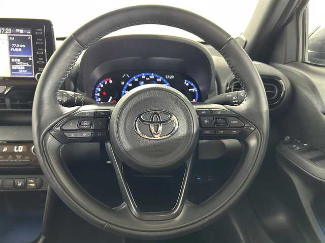 トヨタ ヤリスクロス Z アドベンチャー 佐賀県 2023(令5)年 1.2万km ブラックマイカ/プラチナホワイトパールマイカ 純正8インチディスプレイオーディオ（ナビキット付き）/Bluetooth/全方位カメラ/ビルトインETC/レーダークルーズコントロール/運転席・助手席シートヒーター/運転席パワーシート/ステアリングヒーター/トヨタセーフティーセンス/パーキングサポートブレーキ/プリクラッシュセーフティー/ブラインドスポットモニター/クリアランスソナー/電子パーキングブレーキ/オートブレーキホールド