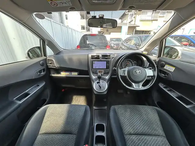 トヨタ ラクティス G 愛知県 2013(平25)年 5.2万km シルバー 純正SDナビ(FM/AM/BT/CD/DVD/フルセグ)/誤発進防止システム/バックカメラ/電動格納ミラー/ETC/アイドリングストップ/純正フロアマット/プッシュスタート/スマートキー・スペアキー１本/ABS/保証書
