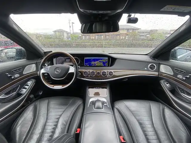 メルセデス・ベンツ Ｓ５５０Ｌ AMGライン 福岡県 2013(平25)年 10.2万km 黒 ・サンルーフ/・アダプティブクルーズコントロール/・純正HDDナビ/USB/Bluetooth/CD/・全方位カメラ/・黒革シート/シートヒーター/・社外ドライブレコーダー/・フルセグ/・ETC/・純正20AW/・プッシュスタート/・パーキングアシスト/・アイドリングストップ/・スマートキー/・パワーシート/・オートライト/・LEDライト/・後席モニター