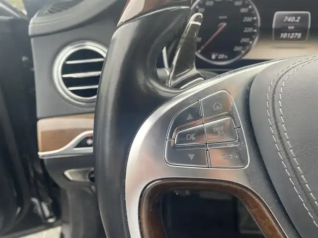 メルセデス・ベンツ Ｓ５５０Ｌ AMGライン 福岡県 2013(平25)年 10.2万km 黒 ・サンルーフ/・アダプティブクルーズコントロール/・純正HDDナビ/USB/Bluetooth/CD/・全方位カメラ/・黒革シート/シートヒーター/・社外ドライブレコーダー/・フルセグ/・ETC/・純正20AW/・プッシュスタート/・パーキングアシスト/・アイドリングストップ/・スマートキー/・パワーシート/・オートライト/・LEDライト/・後席モニター